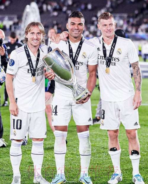 西媒-皇马高层早已对克罗斯和魔笛组合失去信心